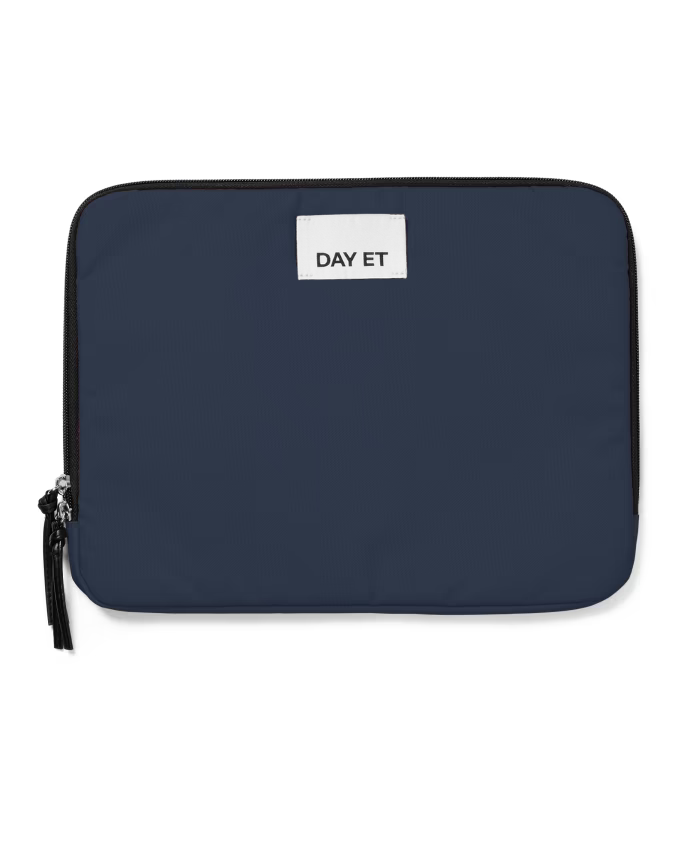 Day Gweneth RE-S Folder13