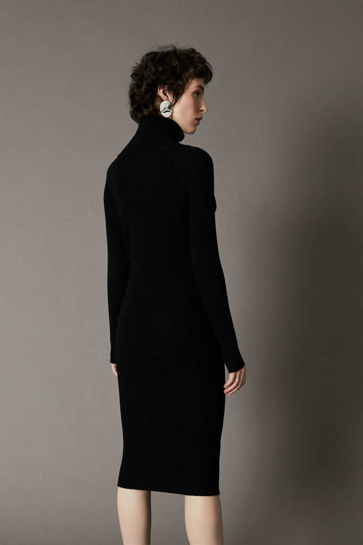 FITTED KNIT DRESS W/COLLAR