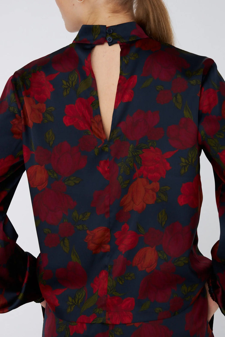 Slik Blouse Loose fit