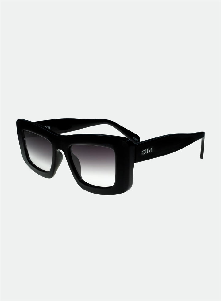 Marsha Black/Smoke Fade