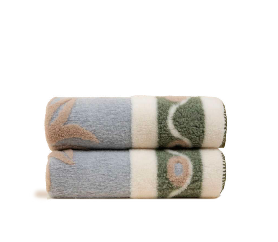 Triumph Green Boiled Wool 150x190