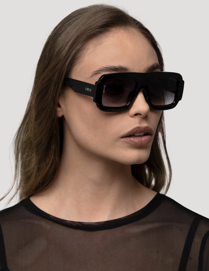 Bria Black/ Smoke Fade