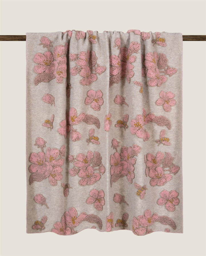 MAGNOLIA EASY BOILED WOOL THROW