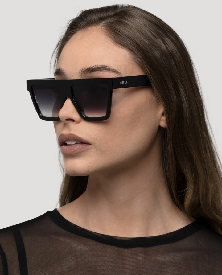 Rae Black/Smoke Fade