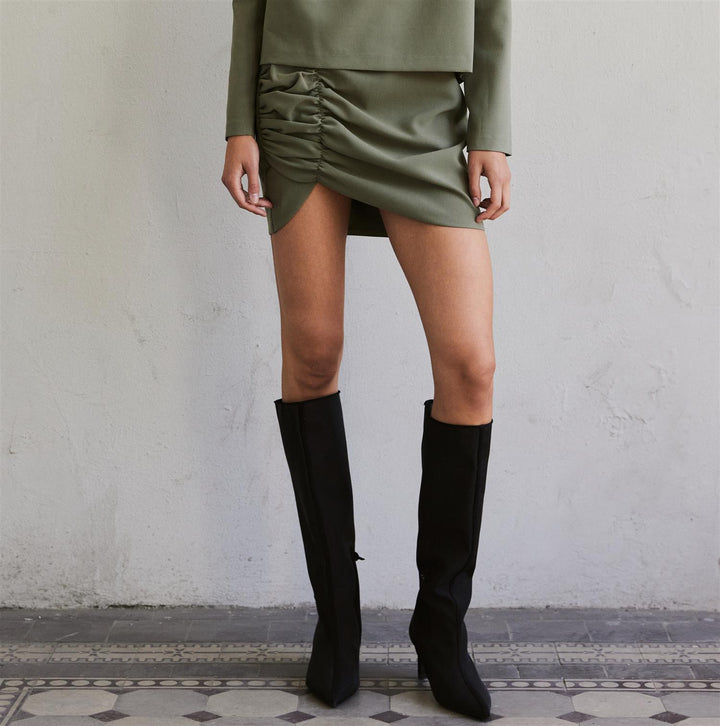 REFINED MINI SKIRT