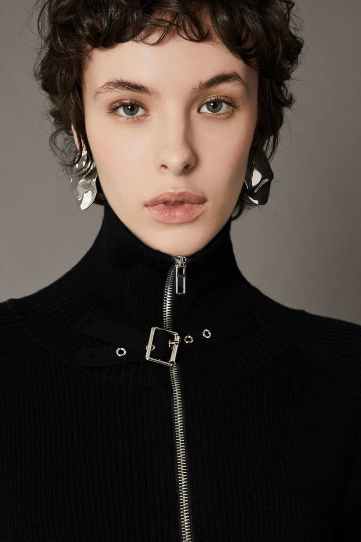 FITTED KNIT DRESS W/COLLAR