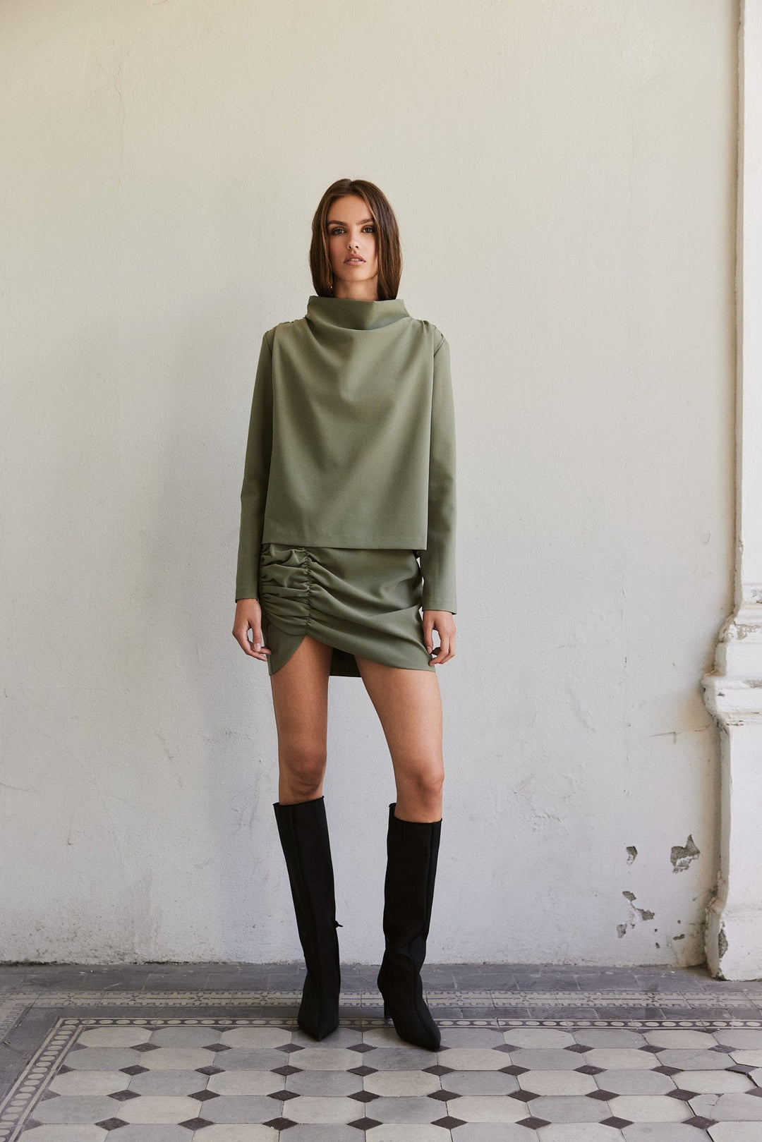 REFINED MINI SKIRT