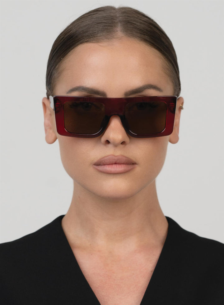 Gyda - Trans Cherry/Brown