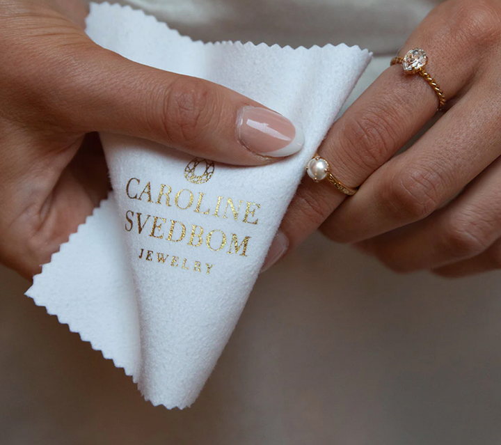Polishing Cloth / White With Gold Logo