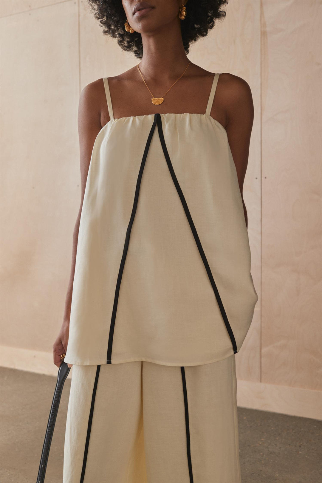 The Isha Top