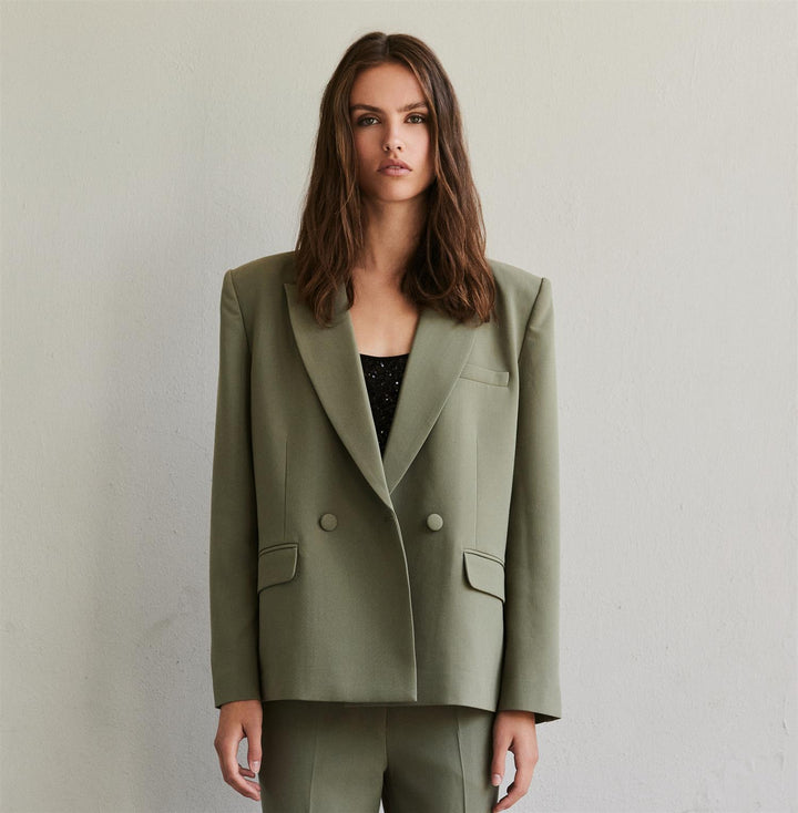 REFINED BLAZER