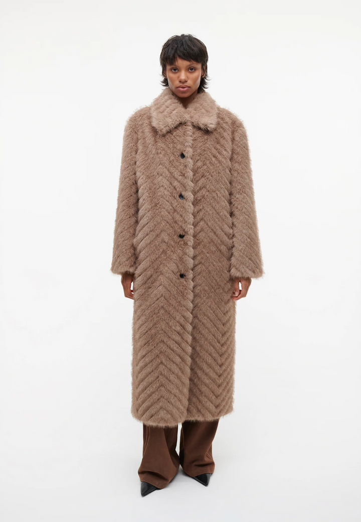 Scarlet Faux Mink Zigzag