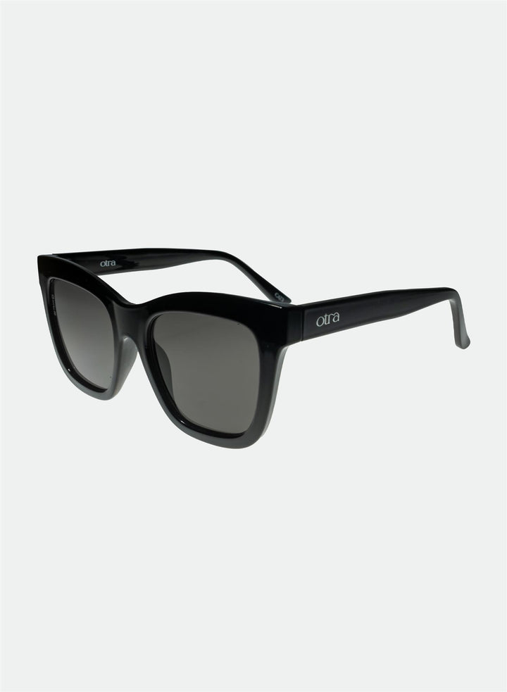 Irma Black/Smoke