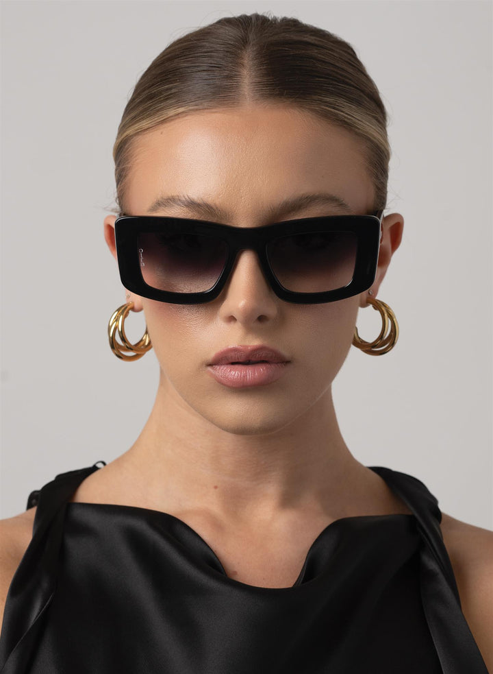 Marsha Black/Smoke Fade